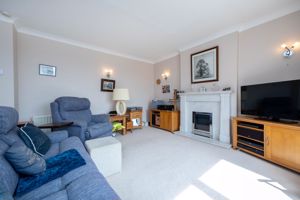 Sitting room/diner- click for photo gallery